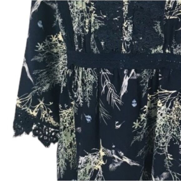 Hazel Lace Trim Boho Chic Bird Print Blouse Top Blue hi-lo hem Women’s Medium - Picture 4 of 10